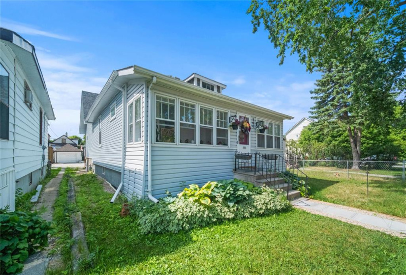 304 Horace, 3 Bedrooms Bedrooms, 11 Rooms Rooms,2 BathroomsBathrooms,Residential,For Sale,Horace