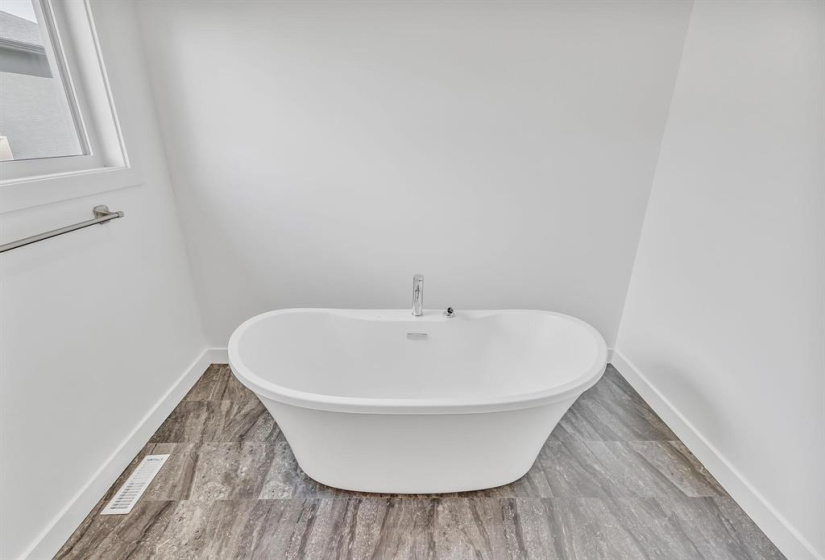 97 Medinha, 3 Bedrooms Bedrooms, 10 Rooms Rooms,2 BathroomsBathrooms,Residential,For Sale,Medinha