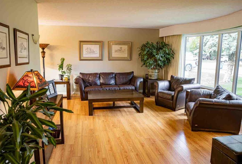 66 Carlotta, 4 Bedrooms Bedrooms, 12 Rooms Rooms,2 BathroomsBathrooms,Residential,For Sale,Carlotta