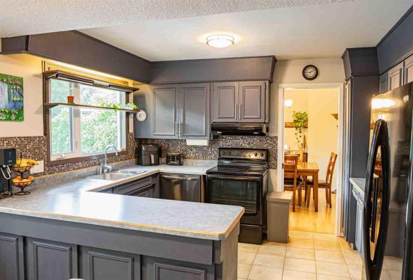 66 Carlotta, 4 Bedrooms Bedrooms, 12 Rooms Rooms,2 BathroomsBathrooms,Residential,For Sale,Carlotta