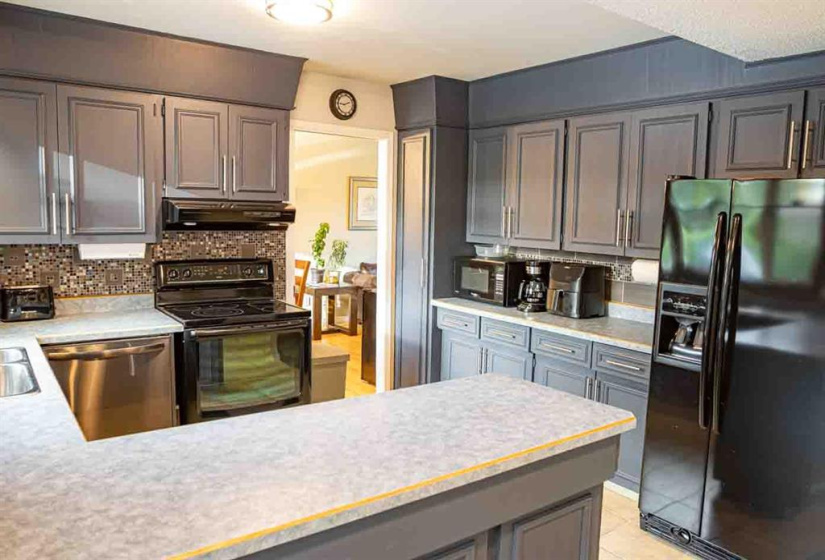 66 Carlotta, 4 Bedrooms Bedrooms, 12 Rooms Rooms,2 BathroomsBathrooms,Residential,For Sale,Carlotta