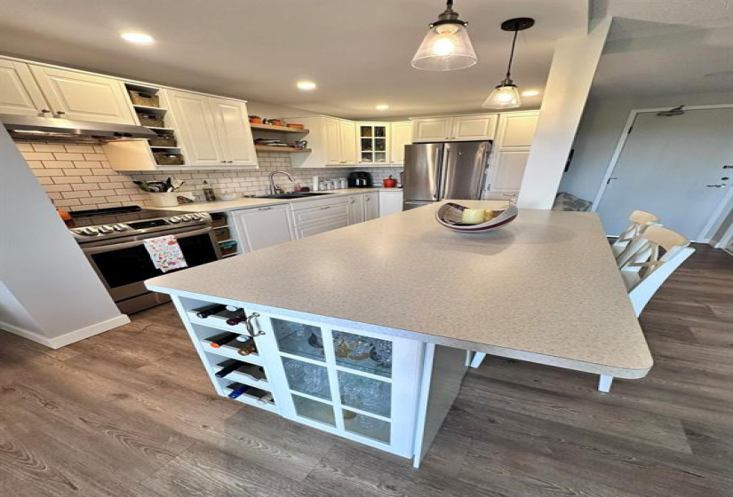 916 Cloutier, 2 Bedrooms Bedrooms, 8 Rooms Rooms,1 BathroomBathrooms,Condominium,For Sale,Cloutier