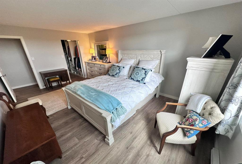 916 Cloutier, 2 Bedrooms Bedrooms, 8 Rooms Rooms,1 BathroomBathrooms,Condominium,For Sale,Cloutier