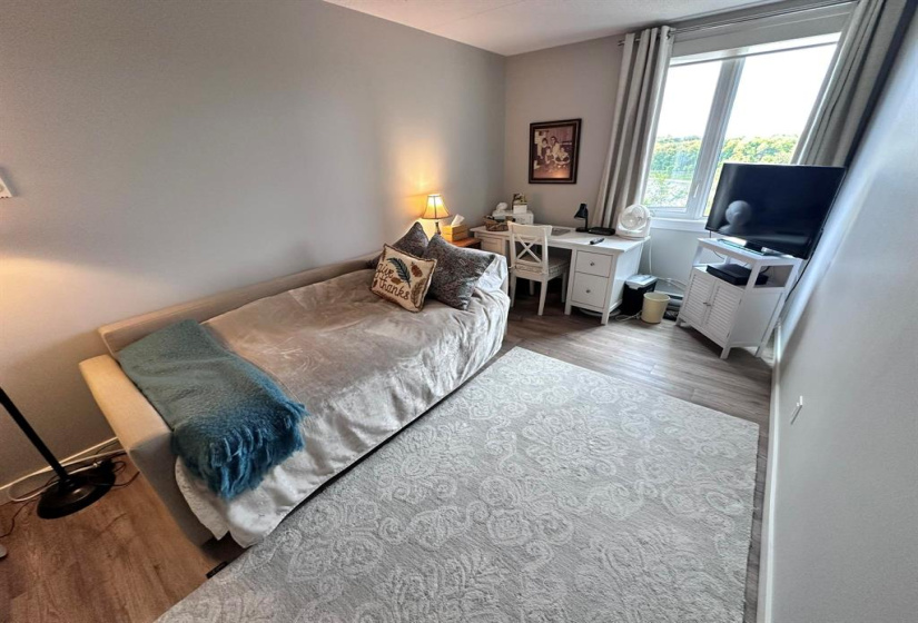 916 Cloutier, 2 Bedrooms Bedrooms, 8 Rooms Rooms,1 BathroomBathrooms,Condominium,For Sale,Cloutier