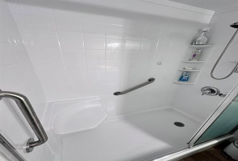 916 Cloutier, 2 Bedrooms Bedrooms, 8 Rooms Rooms,1 BathroomBathrooms,Condominium,For Sale,Cloutier