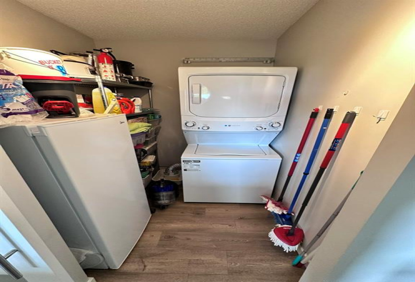 916 Cloutier, 2 Bedrooms Bedrooms, 8 Rooms Rooms,1 BathroomBathrooms,Condominium,For Sale,Cloutier