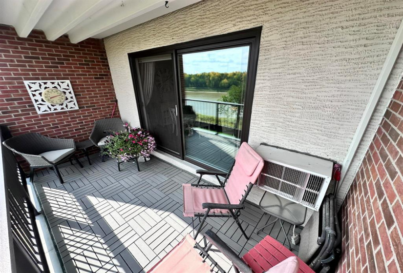 916 Cloutier, 2 Bedrooms Bedrooms, 8 Rooms Rooms,1 BathroomBathrooms,Condominium,For Sale,Cloutier