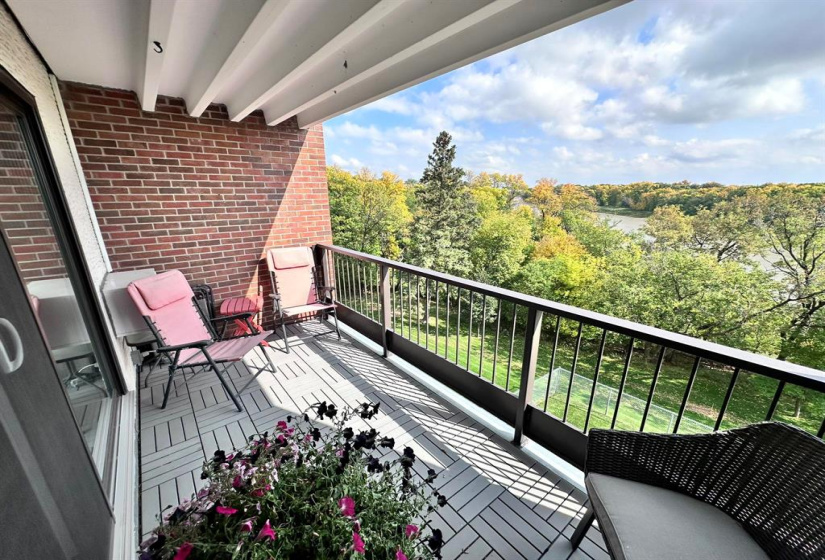 916 Cloutier, 2 Bedrooms Bedrooms, 8 Rooms Rooms,1 BathroomBathrooms,Condominium,For Sale,Cloutier
