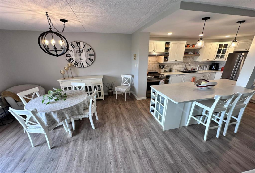 916 Cloutier, 2 Bedrooms Bedrooms, 8 Rooms Rooms,1 BathroomBathrooms,Condominium,For Sale,Cloutier