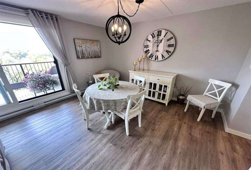 916 Cloutier, 2 Bedrooms Bedrooms, 8 Rooms Rooms,1 BathroomBathrooms,Condominium,For Sale,Cloutier
