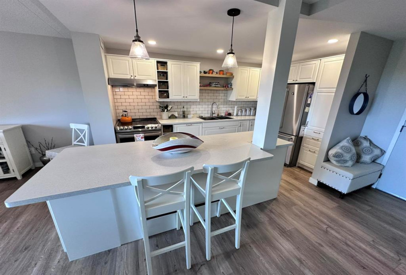 916 Cloutier, 2 Bedrooms Bedrooms, 8 Rooms Rooms,1 BathroomBathrooms,Condominium,For Sale,Cloutier