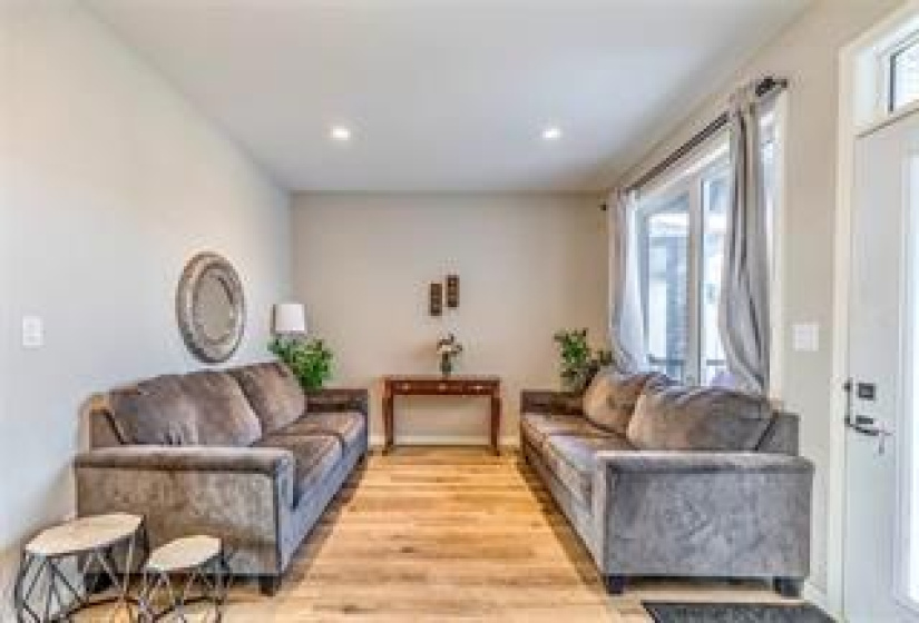 13 Northwater, 4 Bedrooms Bedrooms, 12 Rooms Rooms,2 BathroomsBathrooms,Residential,For Sale,Northwater