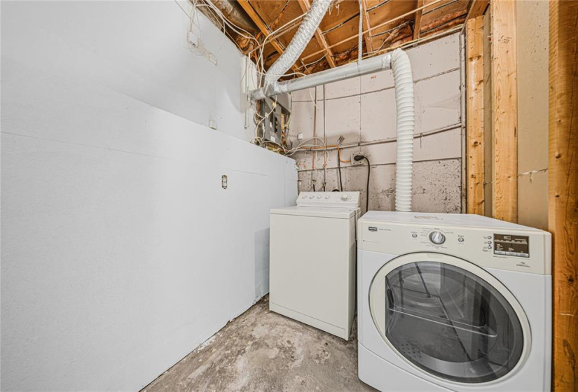 813 Louelda, 3 Bedrooms Bedrooms, 8 Rooms Rooms,2 BathroomsBathrooms,Residential,For Sale,Louelda