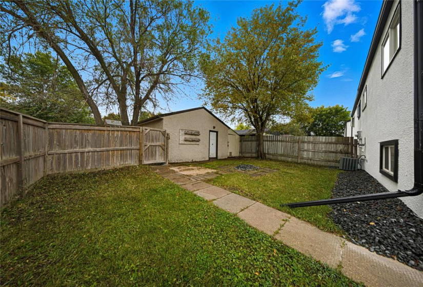 813 Louelda, 3 Bedrooms Bedrooms, 8 Rooms Rooms,2 BathroomsBathrooms,Residential,For Sale,Louelda