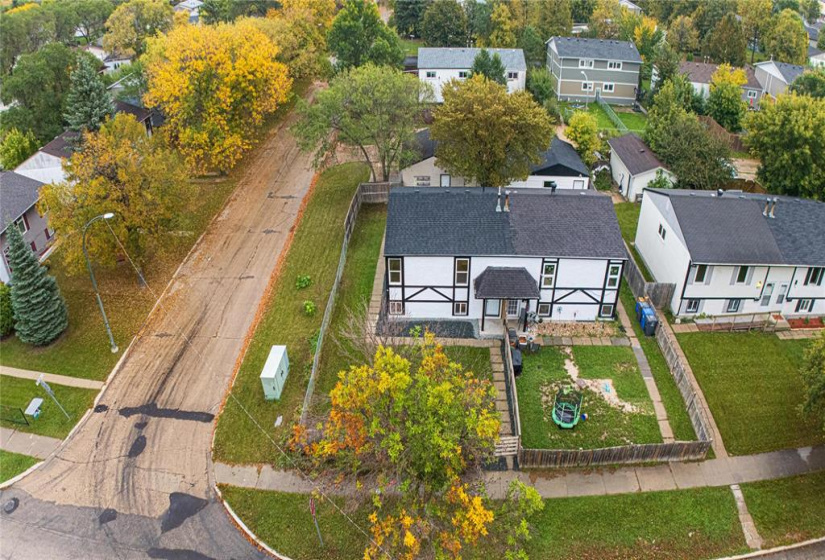 813 Louelda, 3 Bedrooms Bedrooms, 8 Rooms Rooms,2 BathroomsBathrooms,Residential,For Sale,Louelda