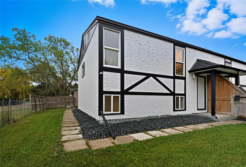 813 Louelda, 3 Bedrooms Bedrooms, 8 Rooms Rooms,2 BathroomsBathrooms,Residential,For Sale,Louelda