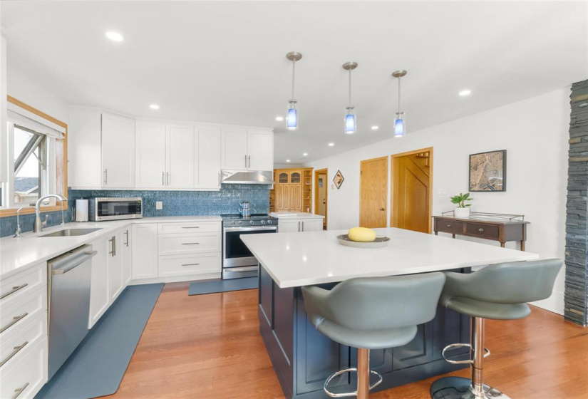 126 Symington, 6 Bedrooms Bedrooms, 15 Rooms Rooms,3 BathroomsBathrooms,Residential,For Sale,Symington