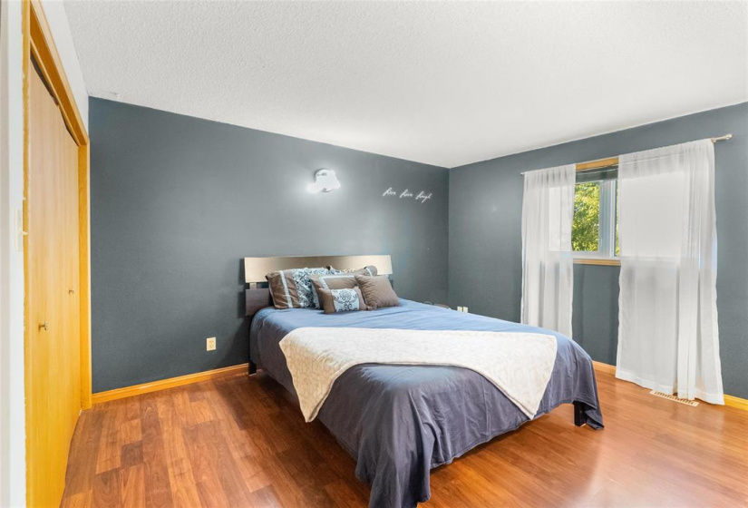 Second upstairs bedroom