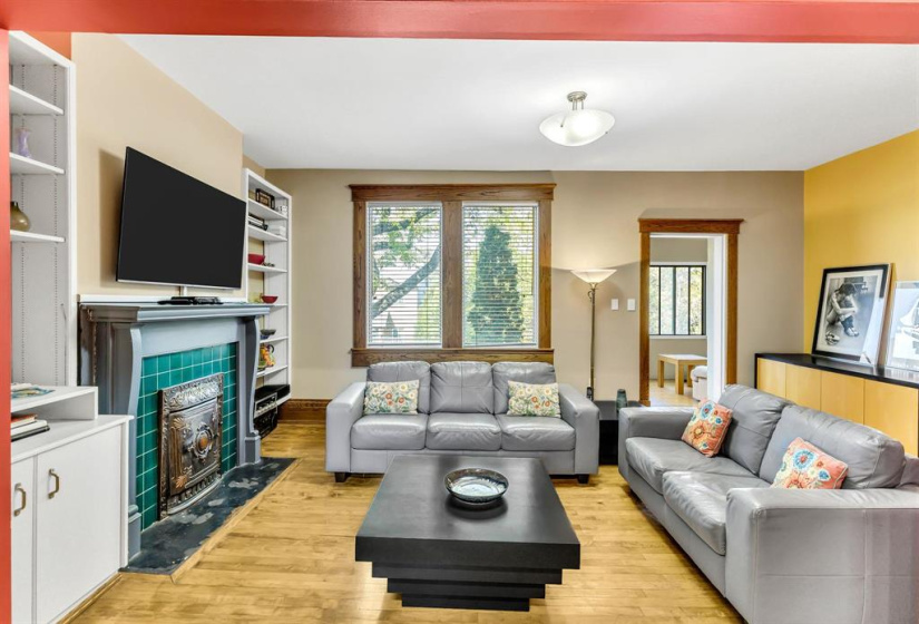 734 Dorchester, 2 Bedrooms Bedrooms, 8 Rooms Rooms,1 BathroomBathrooms,Condominium,For Sale,Dorchester
