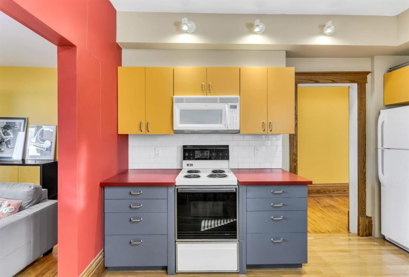 734 Dorchester, 2 Bedrooms Bedrooms, 8 Rooms Rooms,1 BathroomBathrooms,Condominium,For Sale,Dorchester