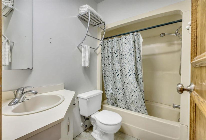 734 Dorchester, 2 Bedrooms Bedrooms, 8 Rooms Rooms,1 BathroomBathrooms,Condominium,For Sale,Dorchester