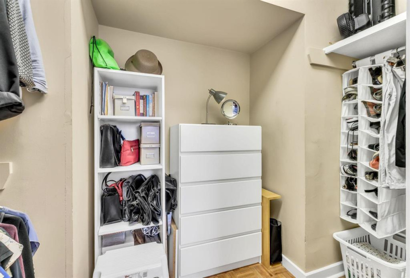 734 Dorchester, 2 Bedrooms Bedrooms, 8 Rooms Rooms,1 BathroomBathrooms,Condominium,For Sale,Dorchester