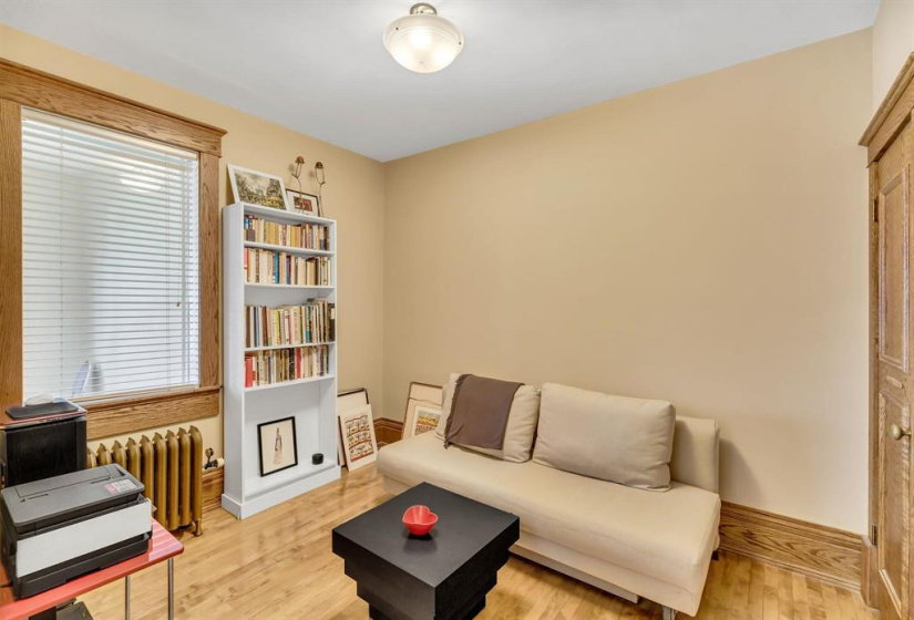 734 Dorchester, 2 Bedrooms Bedrooms, 8 Rooms Rooms,1 BathroomBathrooms,Condominium,For Sale,Dorchester