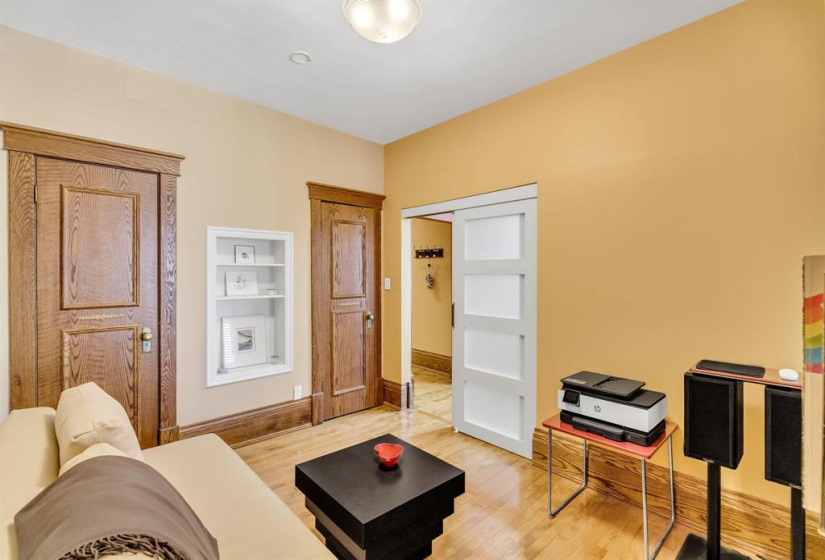 734 Dorchester, 2 Bedrooms Bedrooms, 8 Rooms Rooms,1 BathroomBathrooms,Condominium,For Sale,Dorchester