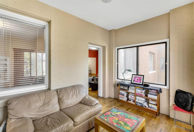 734 Dorchester, 2 Bedrooms Bedrooms, 8 Rooms Rooms,1 BathroomBathrooms,Condominium,For Sale,Dorchester