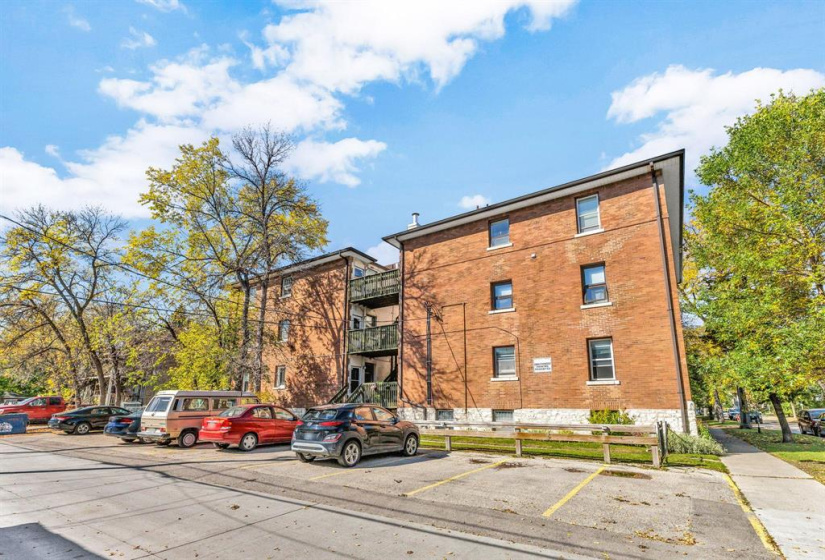 734 Dorchester, 2 Bedrooms Bedrooms, 8 Rooms Rooms,1 BathroomBathrooms,Condominium,For Sale,Dorchester
