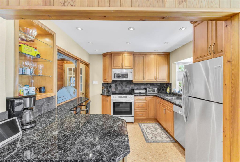 26 Iroquois, 4 Bedrooms Bedrooms, 13 Rooms Rooms,2 BathroomsBathrooms,Residential,For Sale,Iroquois