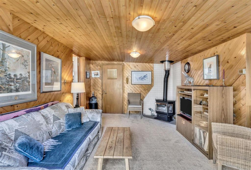 26 Iroquois, 4 Bedrooms Bedrooms, 13 Rooms Rooms,2 BathroomsBathrooms,Residential,For Sale,Iroquois