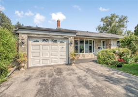 26 Iroquois, 4 Bedrooms Bedrooms, 13 Rooms Rooms,2 BathroomsBathrooms,Residential,For Sale,Iroquois