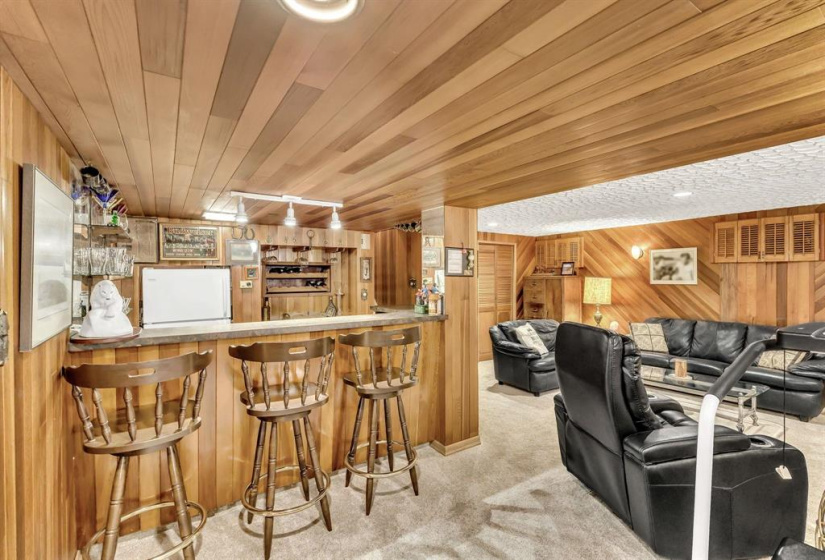 26 Iroquois, 4 Bedrooms Bedrooms, 13 Rooms Rooms,2 BathroomsBathrooms,Residential,For Sale,Iroquois