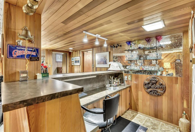 26 Iroquois, 4 Bedrooms Bedrooms, 13 Rooms Rooms,2 BathroomsBathrooms,Residential,For Sale,Iroquois