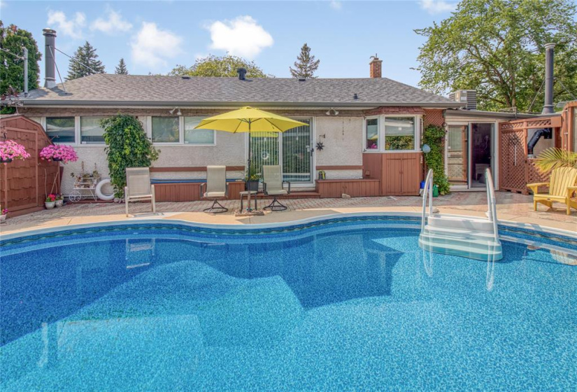 26 Iroquois, 4 Bedrooms Bedrooms, 13 Rooms Rooms,2 BathroomsBathrooms,Residential,For Sale,Iroquois