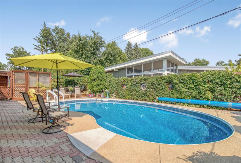 26 Iroquois, 4 Bedrooms Bedrooms, 13 Rooms Rooms,2 BathroomsBathrooms,Residential,For Sale,Iroquois