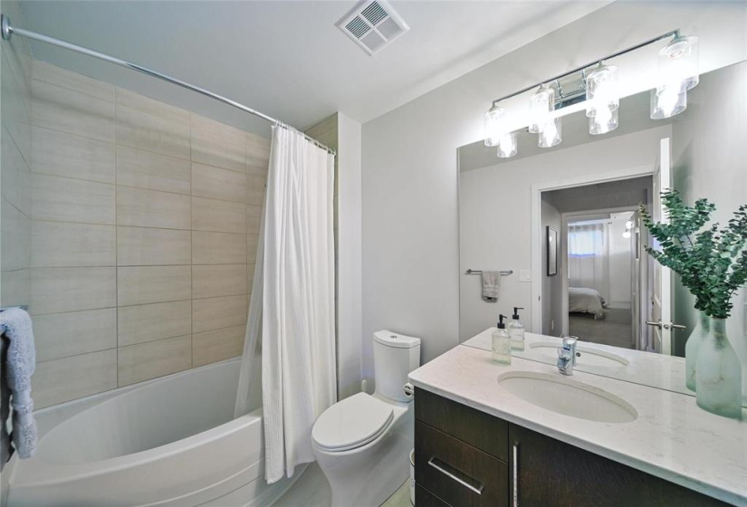 84 Snow, 2 Bedrooms Bedrooms, 9 Rooms Rooms,2 BathroomsBathrooms,Condominium,For Sale,Snow
