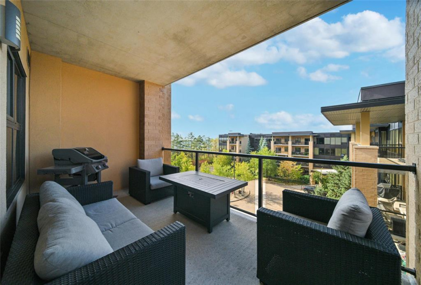 84 Snow, 2 Bedrooms Bedrooms, 9 Rooms Rooms,2 BathroomsBathrooms,Condominium,For Sale,Snow