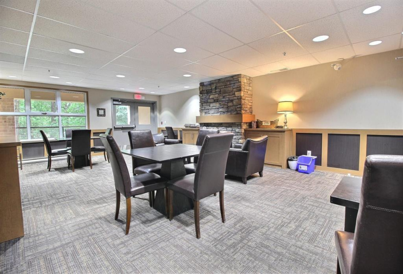 84 Snow, 2 Bedrooms Bedrooms, 9 Rooms Rooms,2 BathroomsBathrooms,Condominium,For Sale,Snow