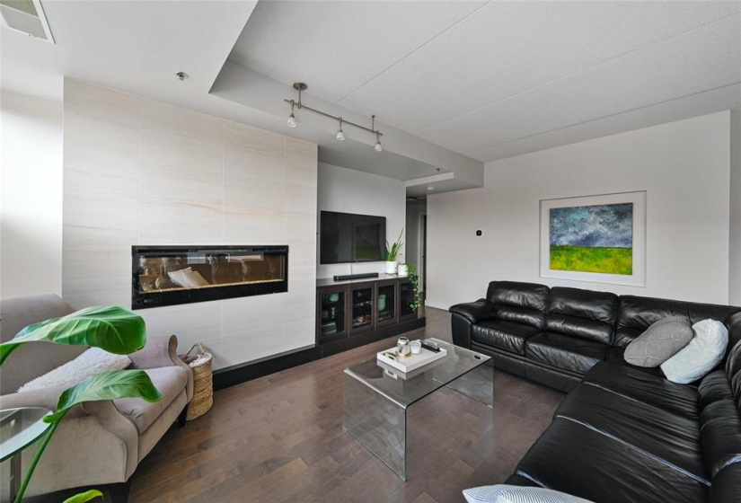 84 Snow, 2 Bedrooms Bedrooms, 9 Rooms Rooms,2 BathroomsBathrooms,Condominium,For Sale,Snow