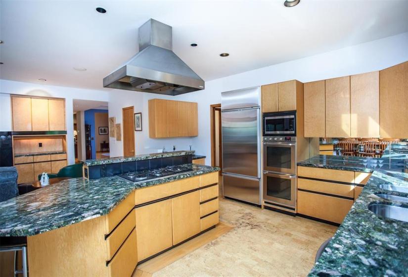 180 Ridgedale, 3 Bedrooms Bedrooms, 18 Rooms Rooms,3 BathroomsBathrooms,Residential,For Sale,Ridgedale