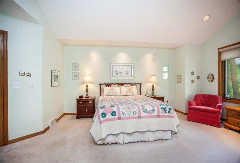 180 Ridgedale, 3 Bedrooms Bedrooms, 18 Rooms Rooms,3 BathroomsBathrooms,Residential,For Sale,Ridgedale