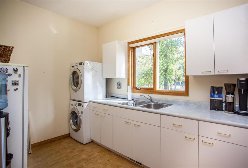 180 Ridgedale, 3 Bedrooms Bedrooms, 18 Rooms Rooms,3 BathroomsBathrooms,Residential,For Sale,Ridgedale
