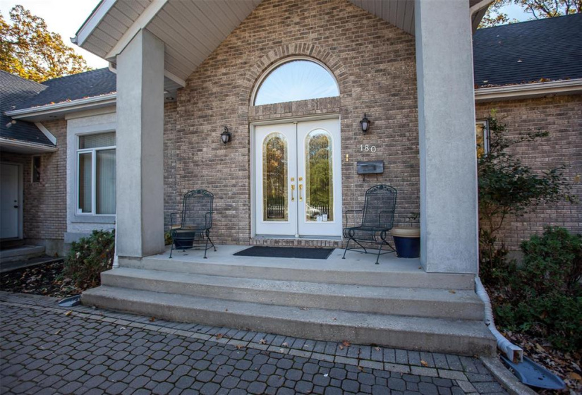 180 Ridgedale, 3 Bedrooms Bedrooms, 18 Rooms Rooms,3 BathroomsBathrooms,Residential,For Sale,Ridgedale