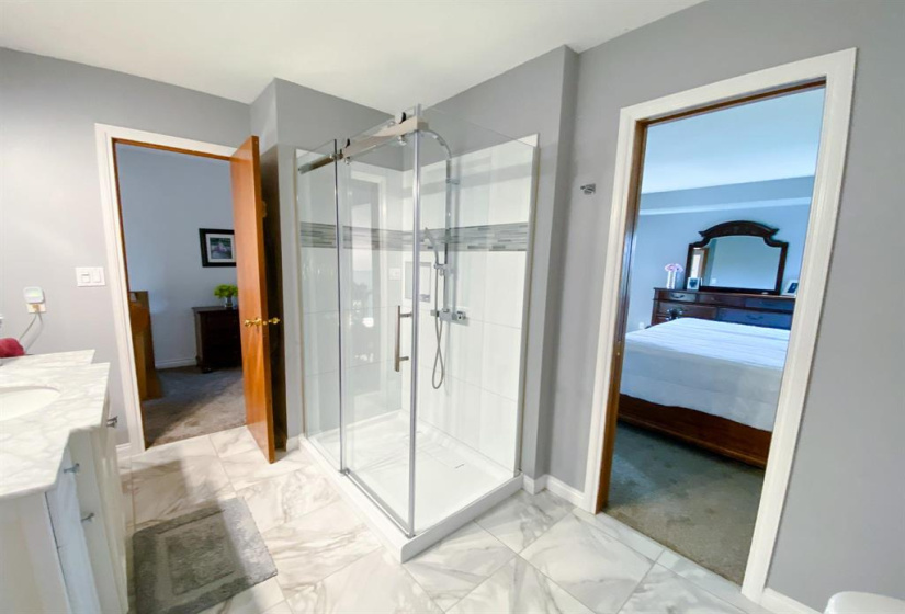 126 Burlington, 4 Bedrooms Bedrooms, 11 Rooms Rooms,2 BathroomsBathrooms,Residential,For Sale,Burlington