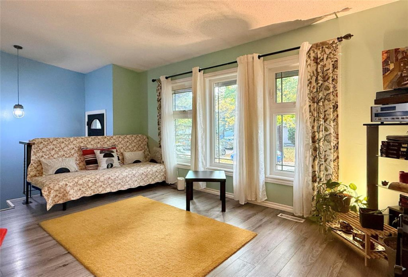 43 Laurent, 3 Bedrooms Bedrooms, 9 Rooms Rooms,2 BathroomsBathrooms,Residential,For Sale,Laurent