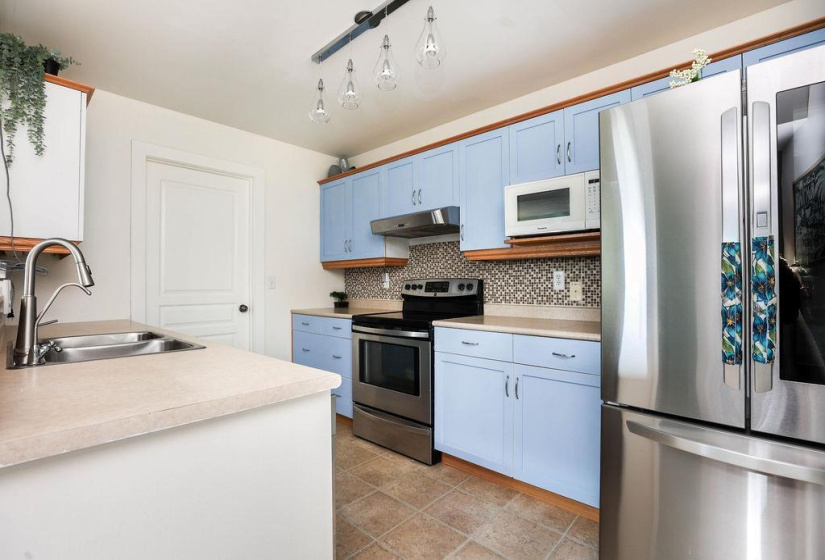 800 Ashworth S, 3 Bedrooms Bedrooms, 12 Rooms Rooms,2 BathroomsBathrooms,Residential,For Sale,Ashworth S