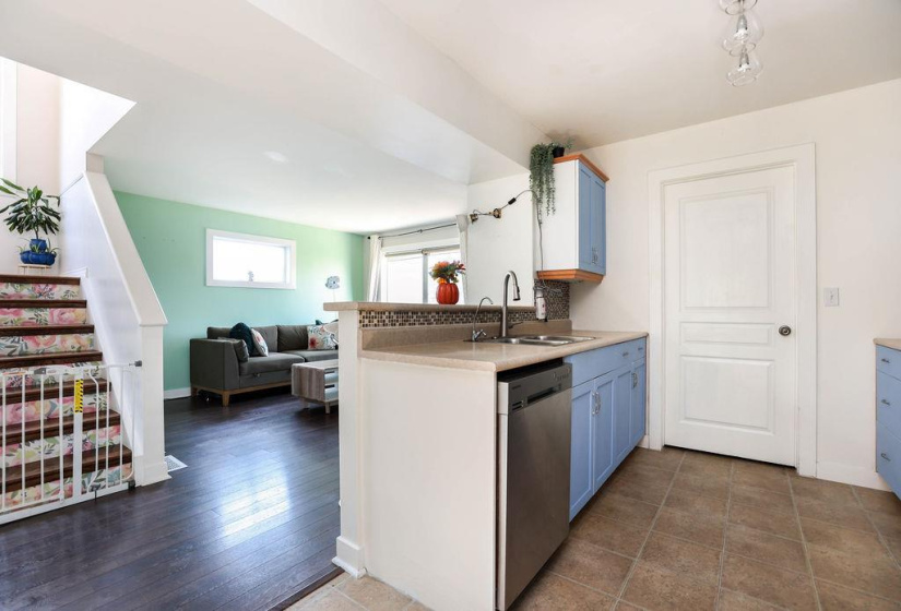 800 Ashworth S, 3 Bedrooms Bedrooms, 12 Rooms Rooms,2 BathroomsBathrooms,Residential,For Sale,Ashworth S
