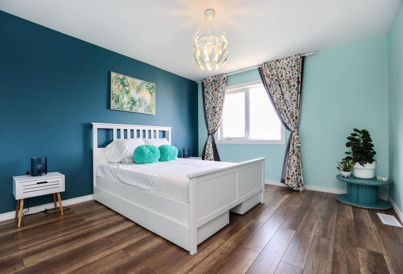 800 Ashworth S, 3 Bedrooms Bedrooms, 12 Rooms Rooms,2 BathroomsBathrooms,Residential,For Sale,Ashworth S